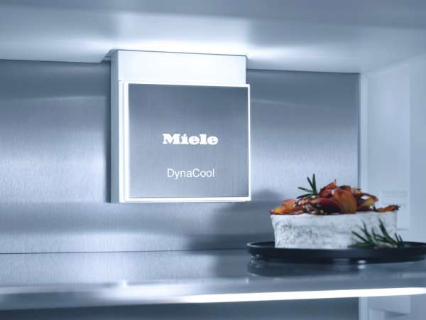 Miele K 7797 C L  Einbau-Kühlschrank mit ActiveDoor, PerfectFresh Active und FlexiLight 2.0 für maximalen Komfort.